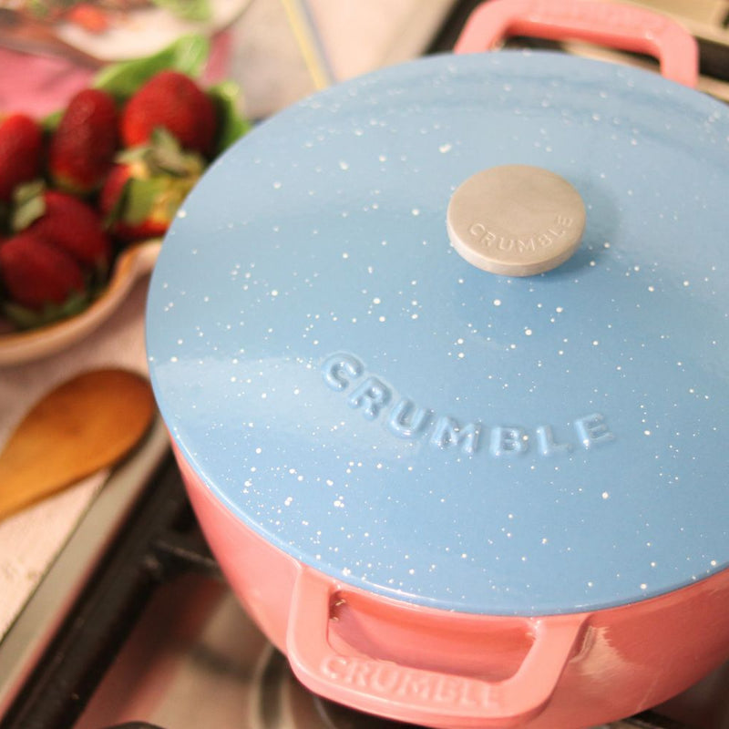 Classic Round Dutch Oven - Snowflake