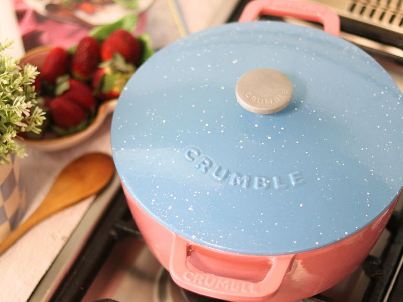 Classic Round Dutch Oven - Snowflake