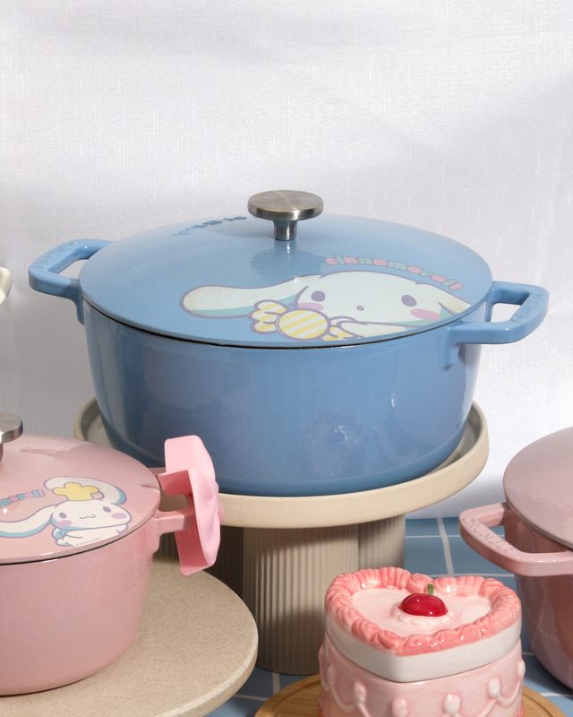 Limited Edition Cinnamoroll Classic Round Dutch Oven 26cm