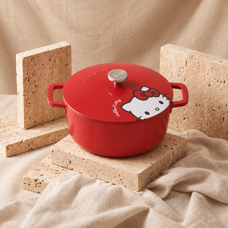 Limited Edition Hello Kitty Classic Round Dutch Oven 26cm
