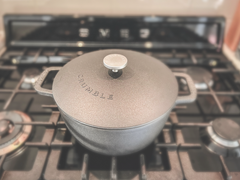 Classic Round Pre-Seasoned Dutch Oven 26cm